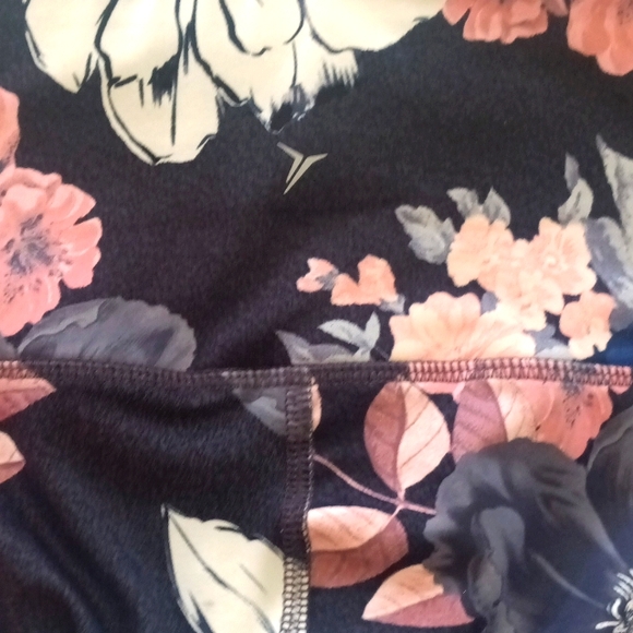 Old Navy~ Floral & Mesh Leggings Dry Fit, Sz- M. NWT 🔥 - Picture 5 of 6